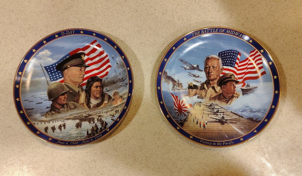 Bradford Exchange WWII A Remembrance D-Day & Battle of Midway Plate Set COA